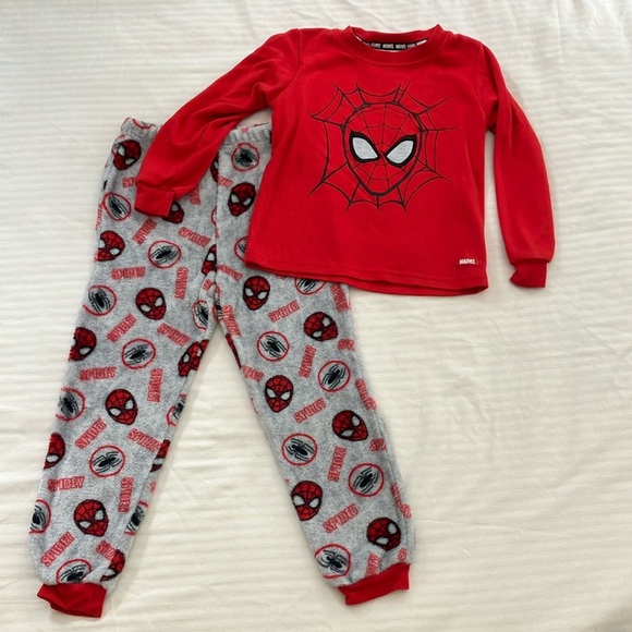 Marvel size 4 - 5 years Red / Gray SpiderMan Pajama Set - Picture 1 of 16
